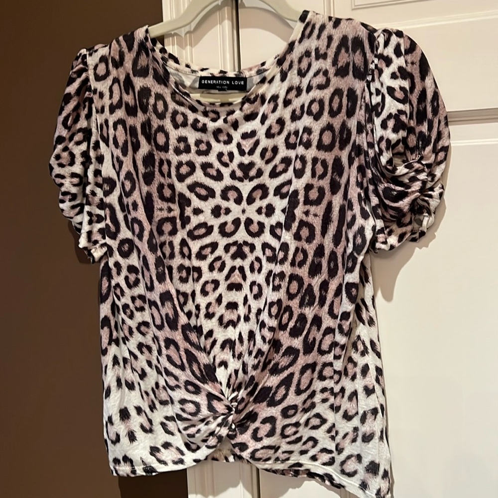 Generation love New York leopard top size S